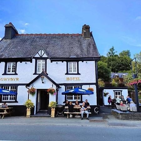 Y Gwydyr Hotel - Dolwyddelan エクステリア 写真