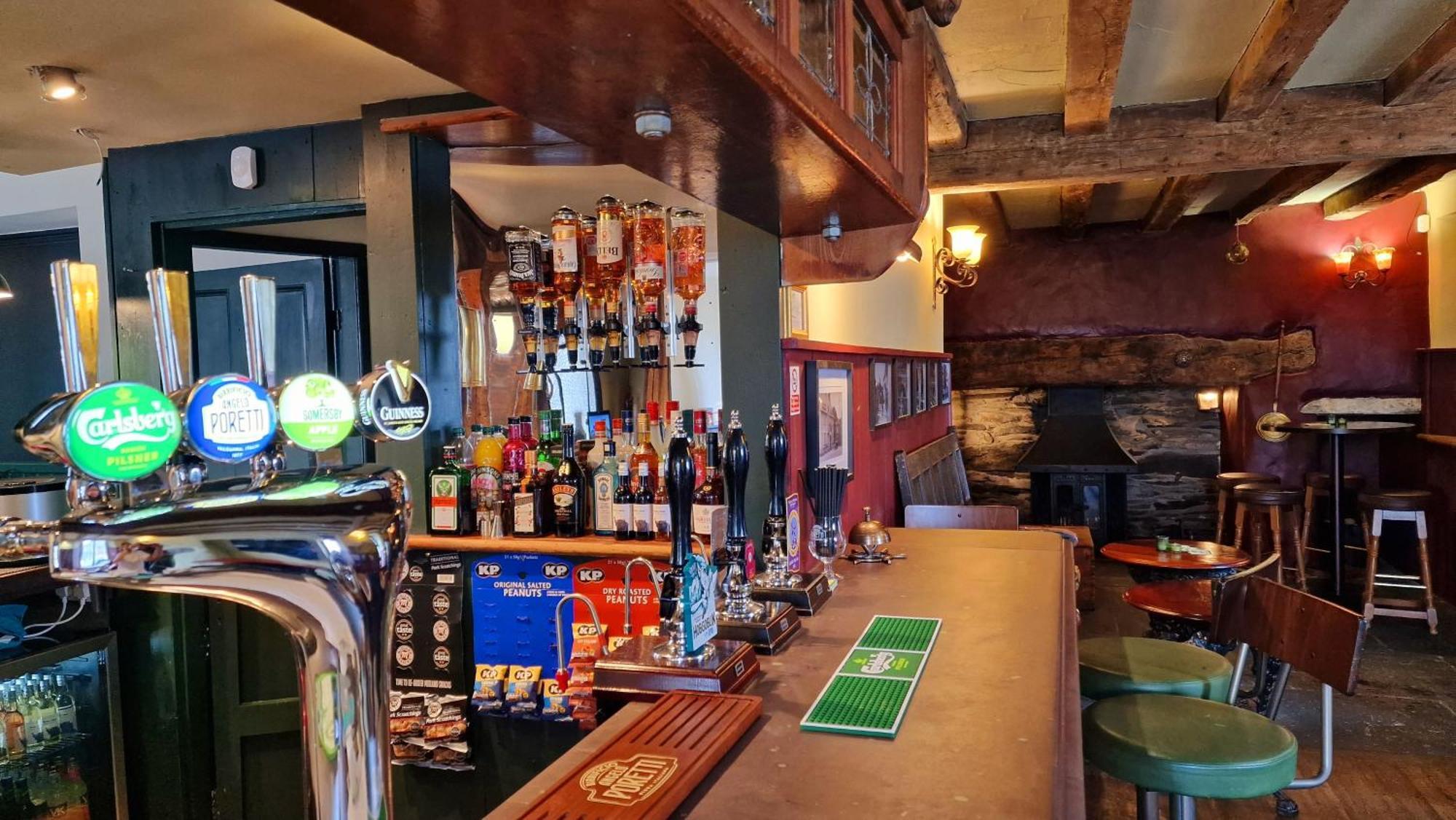 Y Gwydyr Hotel - Dolwyddelan エクステリア 写真