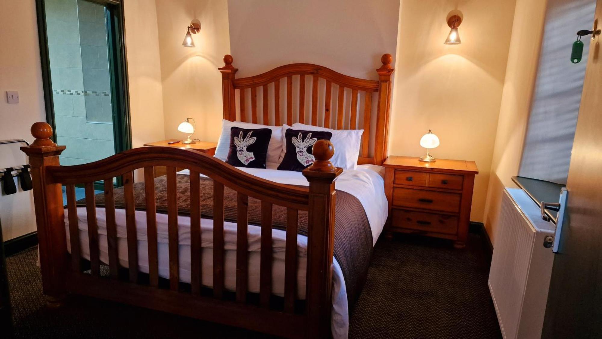 Y Gwydyr Hotel - Dolwyddelan エクステリア 写真