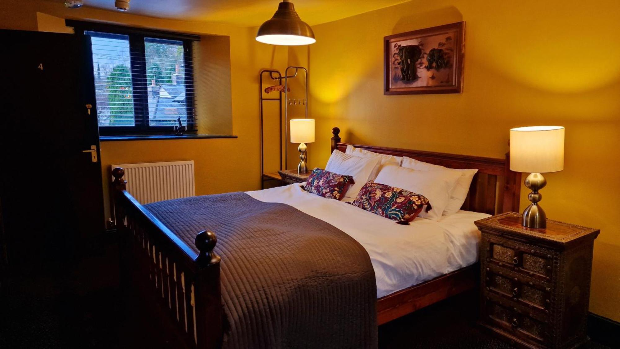 Y Gwydyr Hotel - Dolwyddelan エクステリア 写真