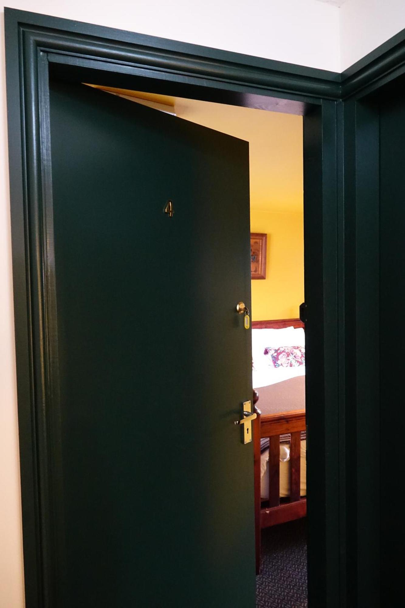 Y Gwydyr Hotel - Dolwyddelan エクステリア 写真