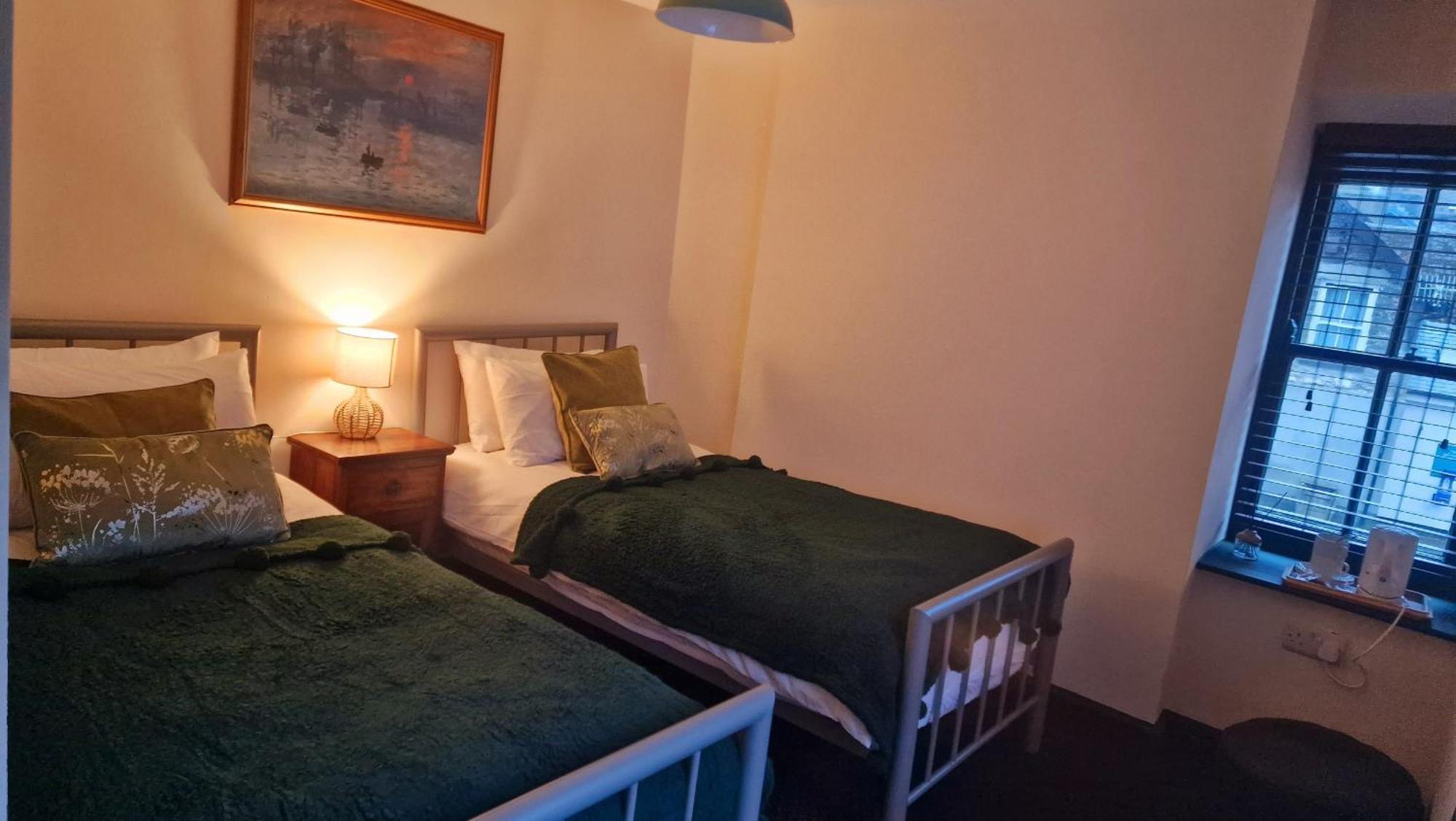 Y Gwydyr Hotel - Dolwyddelan エクステリア 写真